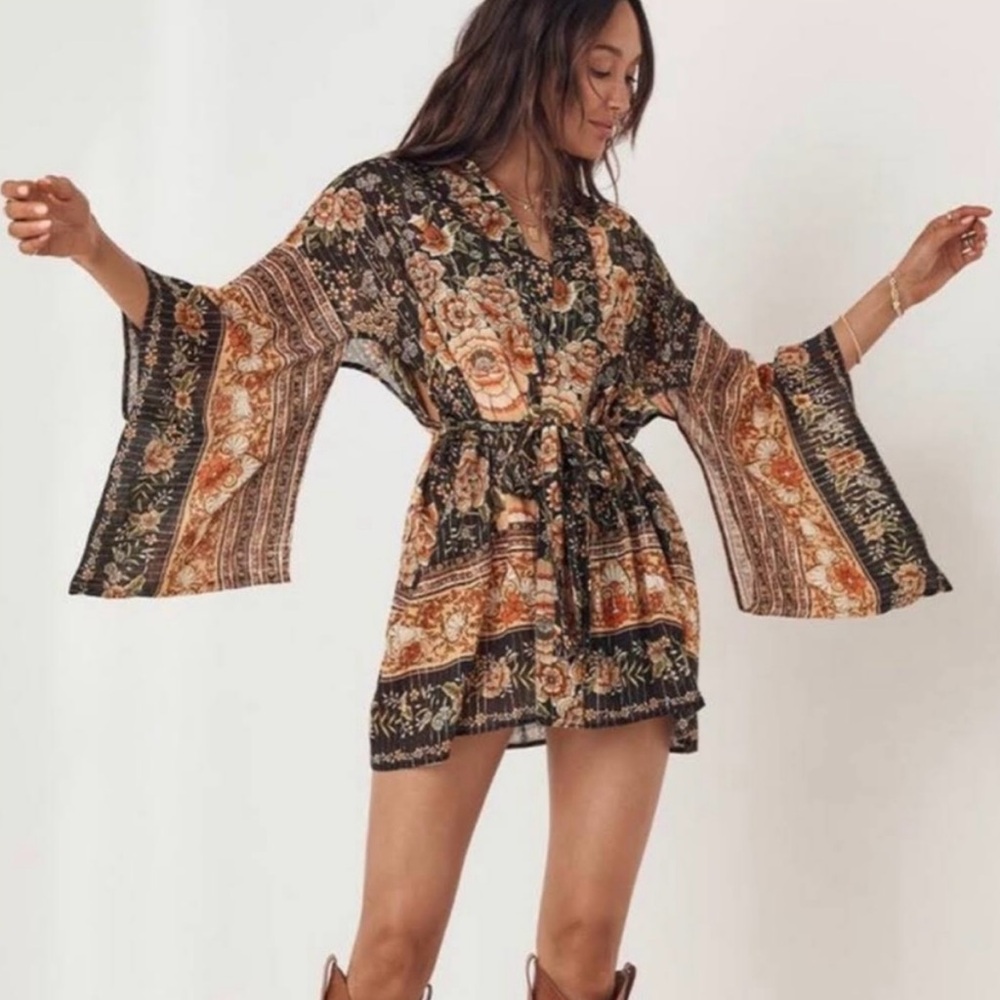 Spell Floral Kimono Robe - Black and Orange